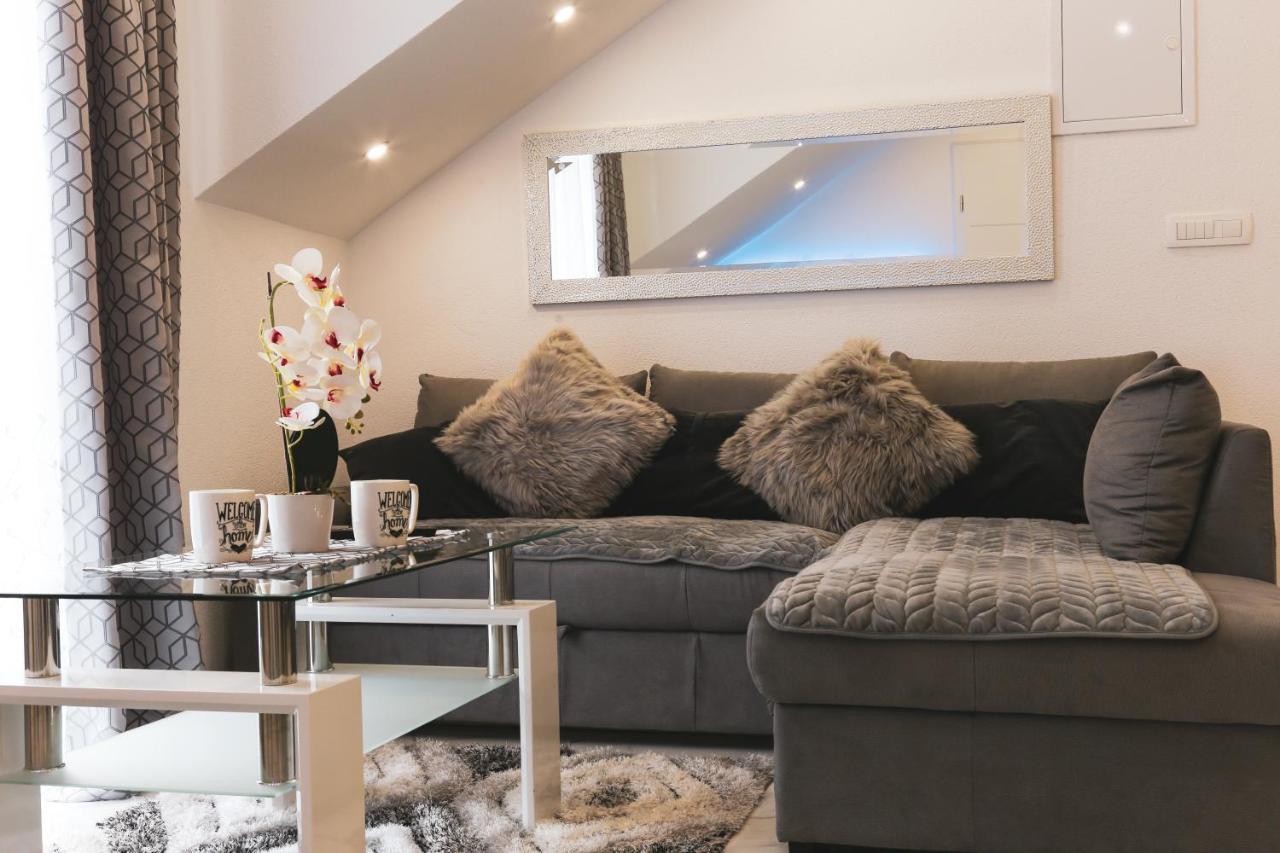 Luxury Apartment Megy Otočac Esterno foto