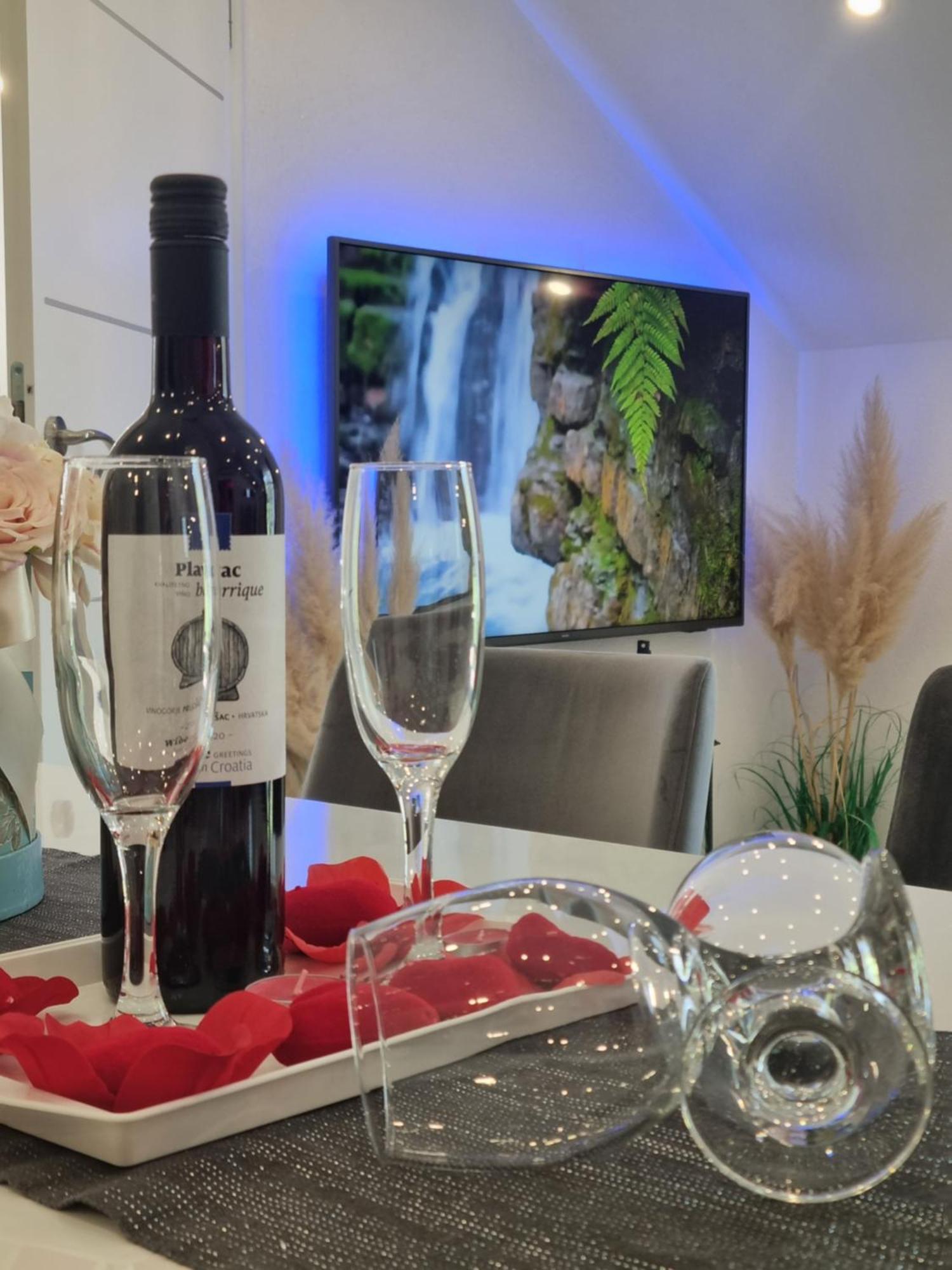 Luxury Apartment Megy Otočac Esterno foto