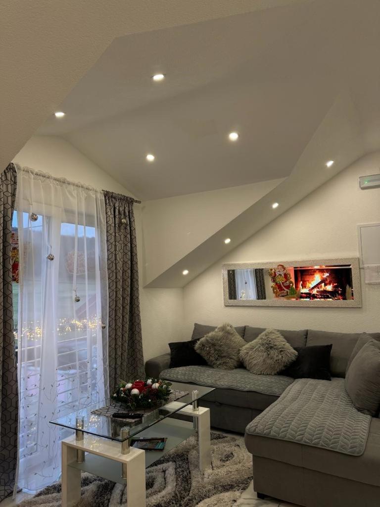 Luxury Apartment Megy Otočac Esterno foto