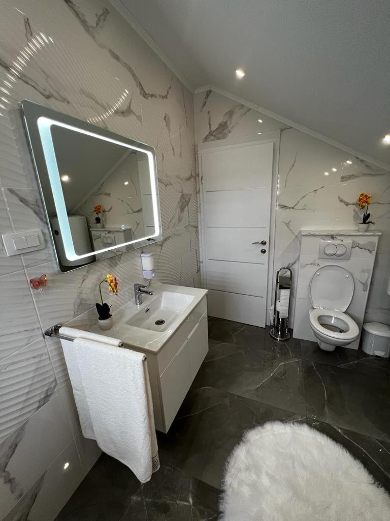 Luxury Apartment Megy Otočac Esterno foto