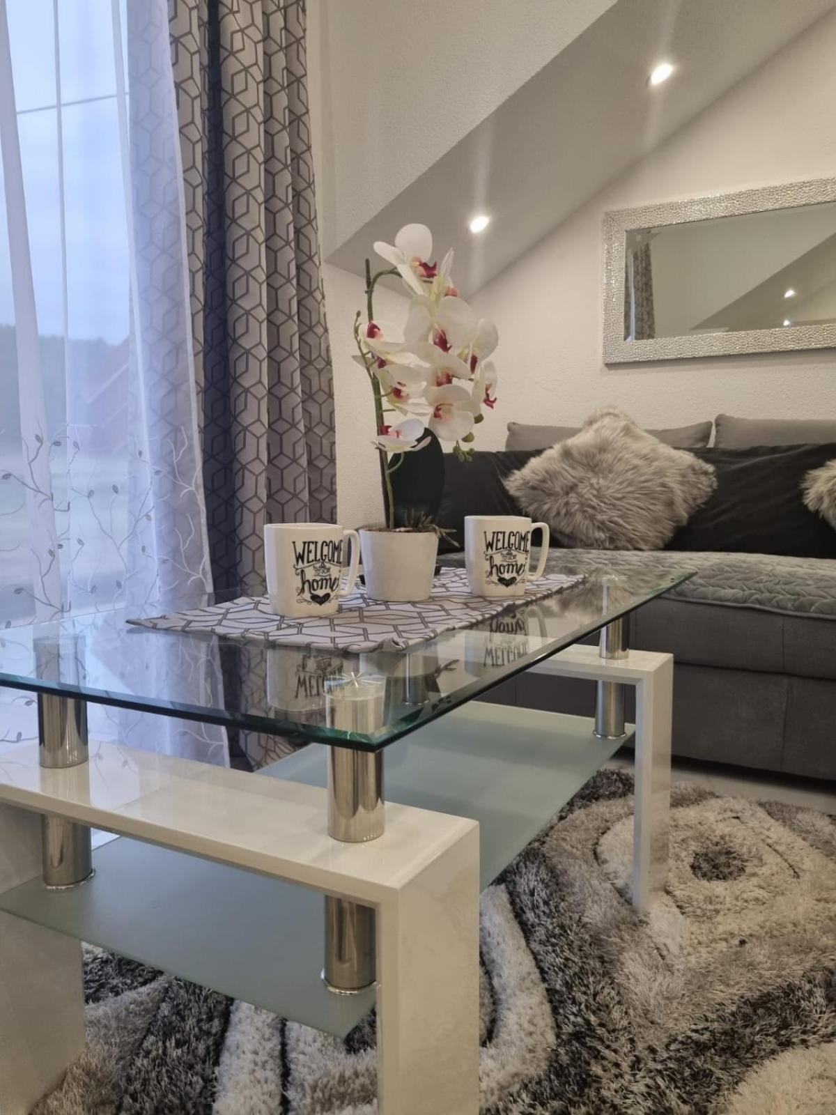 Luxury Apartment Megy Otočac Esterno foto